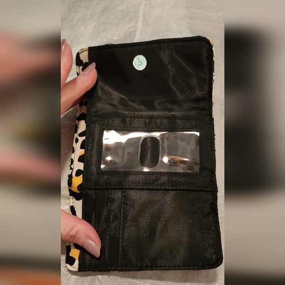 Vera Bradley Quilted Snap Lock Bi-Fold Wallet 5 X 3.5 - Picture 10 of 13